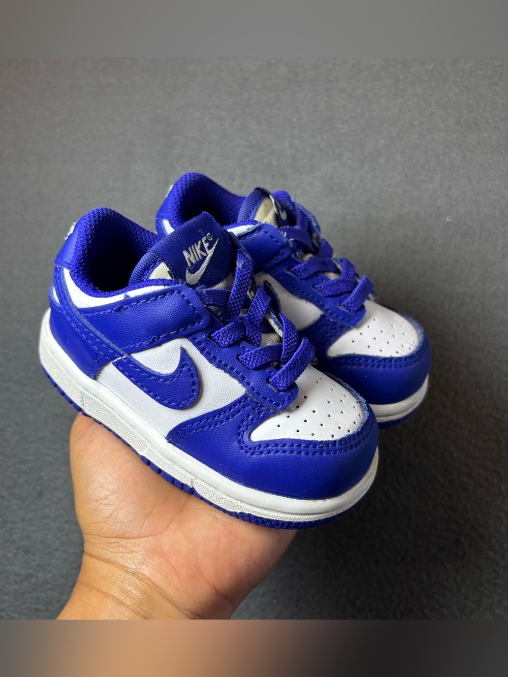 Nike Dunk Low Toddler Sneakers
Blue & white with Nike swoosh size 5C